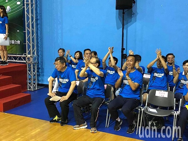 台北市長柯文哲今早出席「羽你有約」羽球比賽現場。記者陳靖宜/攝影