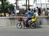 騎電動自行車注意！交部擬限制騎乘年齡