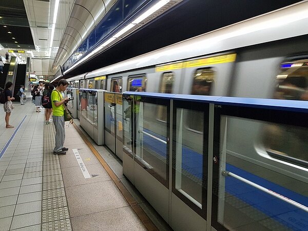 台北市議員簡舒培近來接獲北捷員工陳情,指北捷有1319名派遣工,不過如今卻爆出派遣公司以現金票證短少、請假未辦妥手續為由,擅自亂扣薪水,讓北捷派遣工的薪資待遇更差,要求北捷積極介入了解。圖/報系資料照