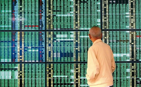 台股今日下跌34.47點或0.35%，收盤指數為9,919.26點。 圖／聯合報系資料照片