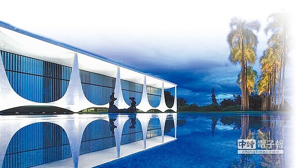 巴西總統官邸「黎明宮」。 （摘自維基百科網站）