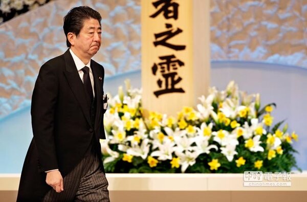 由於官邸鬧鬼，日本首相安倍晉三遲遲不肯入住。（美聯社）