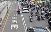 抓機車族！公車道違規多　北市警加強取締