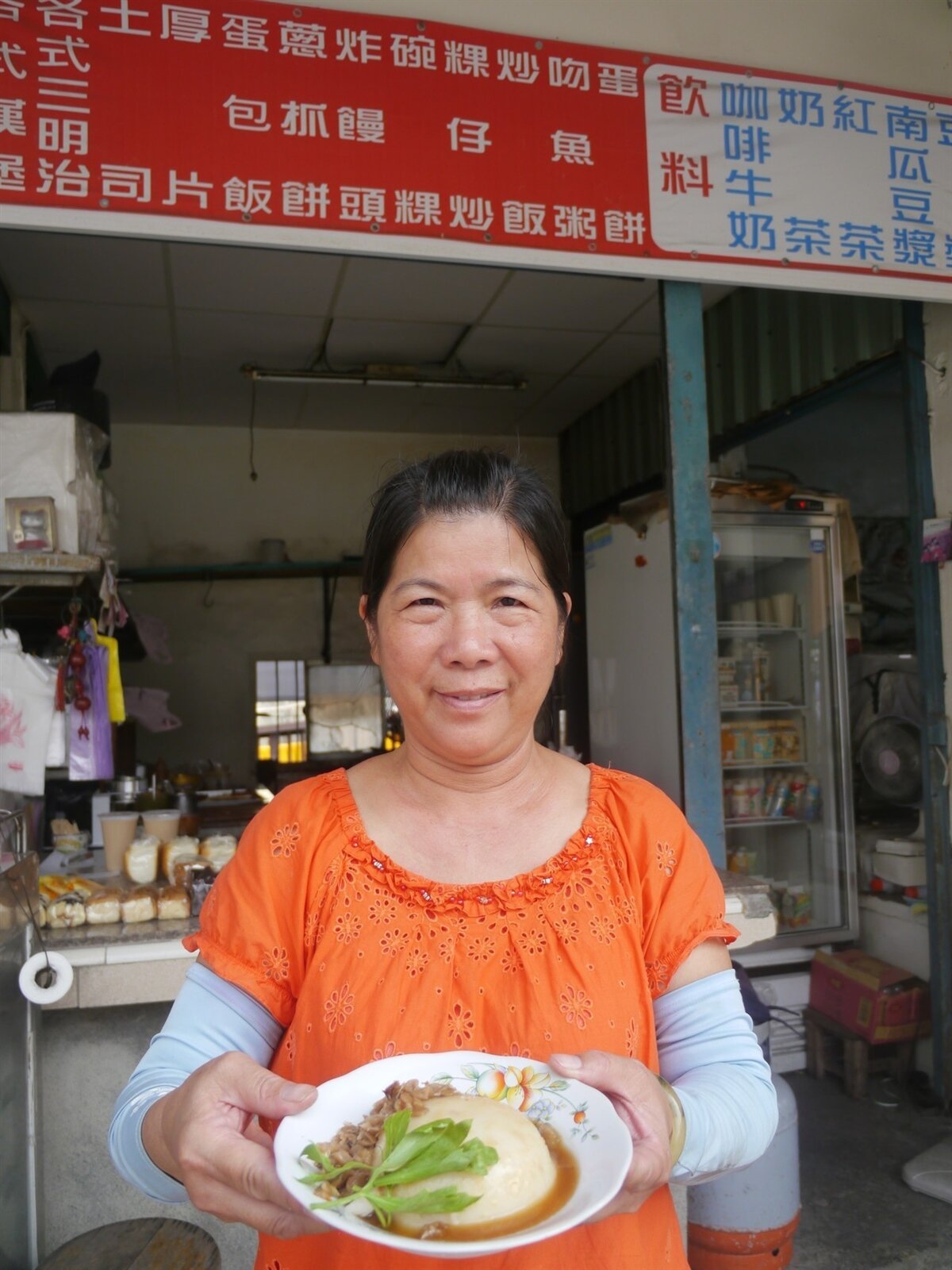 碗粿是早餐店的餐點之一,製作方法是老闆娘謝戀靜自己摸索出來。記者徐白櫻/攝影