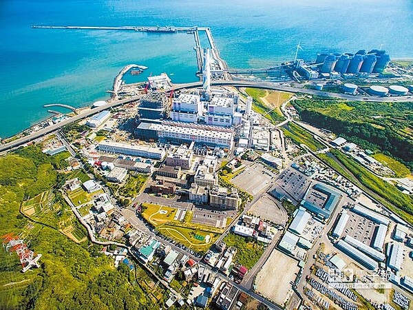 林口電廠新3號機預定明年6月底商轉,但是水汙染防治措施許可仍被新北市卡住,恐讓明年備轉容量跌破經濟部保證的10%。(圖:台電提供)