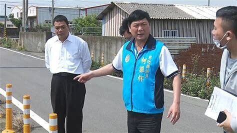 柯振杯(左2)是酒駕累犯被解除縣議員職務,在執行完畢後,還獲國民黨提名競選縣議員,遭反酒駕團體抗議。本報資料照片