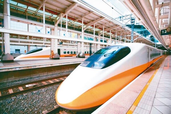 台灣高鐵公司決定呼應政策，下月初董事會將排入「票價不調整」議案。 圖／聯合報系資料照片