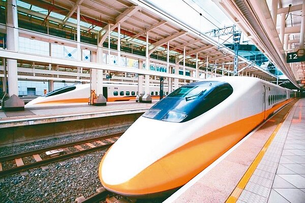 台灣高鐵公司決定呼應政策,下月初董事會將排入「票價不調整」議案。 圖/聯合報系資料照片