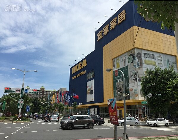 中鋼新大樓對面就是IKEA高雄店 (好房NEWS林美欣攝影)