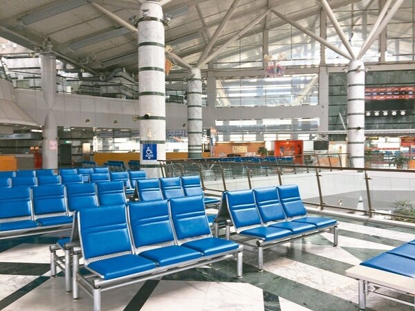 香港直航停飛後，沒有國際遊客的花蓮機場顯得空蕩蕩。 記者徐庭揚／攝影
