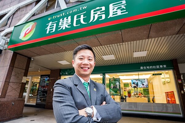 有巢氏房屋新店央北加盟店店東葉振宇,為了家人和掙脫受薪天花板"擁抱改變",毅然離開信義房屋,勇敢創業。(好房網新聞中心)