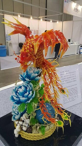 經過3小時修復的鳳凰浴火重生。圖/擷取自《爆料公社》