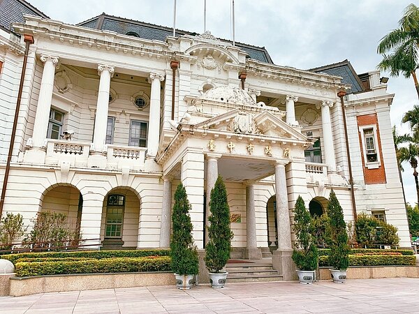 文化部補助、中市出資,將修復台中州廳、舊市議會,變成「國美館台中州廳園區」。 記者喻文玟/攝影