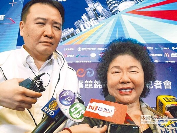 總統府祕書長陳菊1日又赴高雄,菊系已全面進駐陳其邁團隊,昨陳菊也加入戰火,指韓國瑜「當時身處威權國民黨,不知言論自由多可貴」。(李義攝)