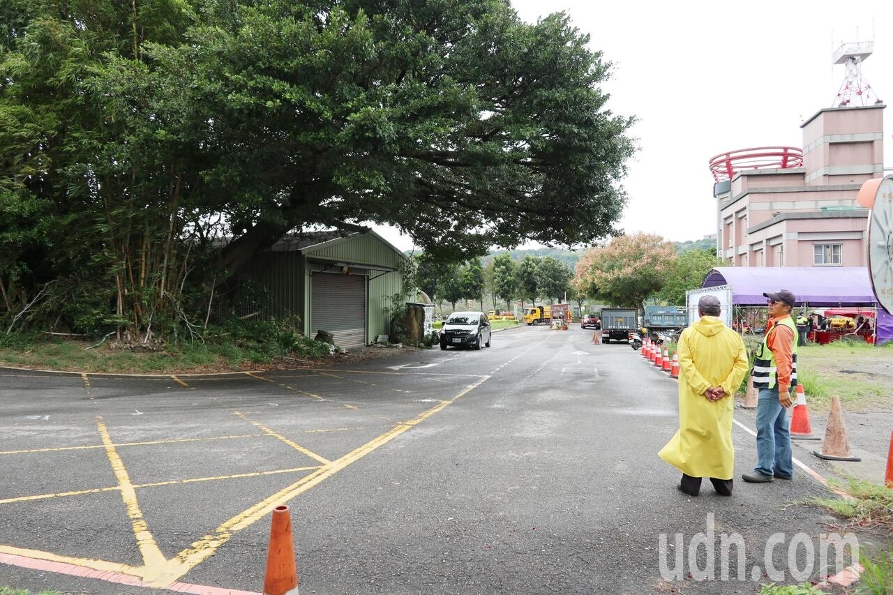 桃園大溪月眉停車場，由於停車場入口路幅狹小，市府推行「聯外道路拓寬工程」，總工程經費約1238萬元，預計明年2月底完工。記者許政榆／攝影