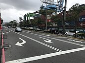 搶錢啦！基隆中正路段雙白線　被檢舉達人盯上