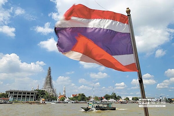 泰國政府召開內閣會議，確定包括台灣在內21個可申請落地簽證的國家，自12月1日起2個月免收簽證費用。（黃世麒攝）
