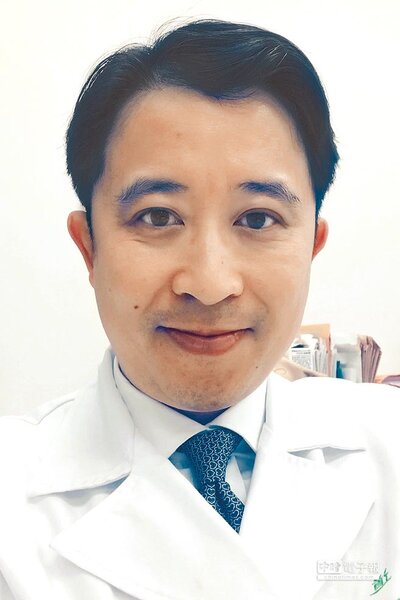 台灣高血壓學會理事長王宗道表示，最新專一性舒張型乙型阻斷劑可保護心血管，也能讓患者再現雄風！（王宗道醫師提供）