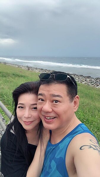 安迪(右)目前人在加護病房,老婆阿娥也很擔心。圖/摘自臉書