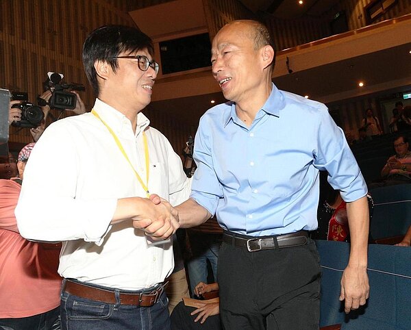 高市長選舉,國民黨候選人韓國瑜(右)與民進黨候選人陳其邁激烈廝殺。 圖/聯合報系資料照片