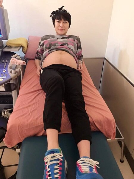 章家瑄月底將臨盆，卻傳來母親驟逝噩耗，令她哀痛逾恆。圖／摘自臉書
