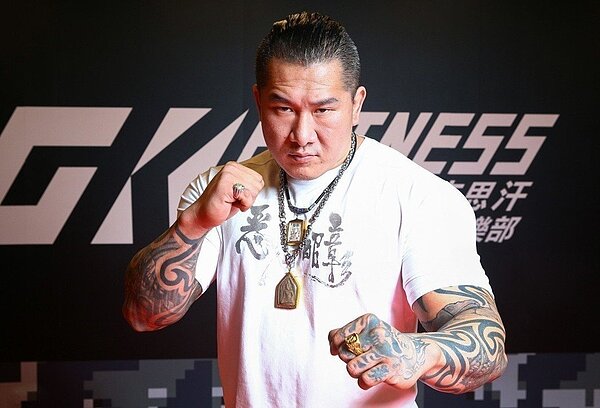 網路紅人、成吉思汗健身俱樂部創辦人「館長」陳之漢昨在直播中批評高雄市政府的建設和債務問題，高市府回批「網紅不要以訛傳訛。」圖／本報資料照片