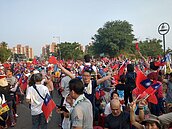 影／今晚決戰岡山　韓粉嗨唱《夜襲》鳴汽笛喊凍蒜