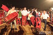 We　CARE高雄綠營主場　昨漏夜排萬餘張椅備戰