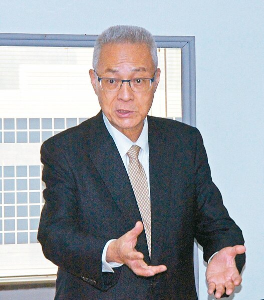 針對「肥滋滋豬母」說，吳敦義透過黨副秘書長鄭麗文在電視節目上道歉。 記者林保光／攝影
