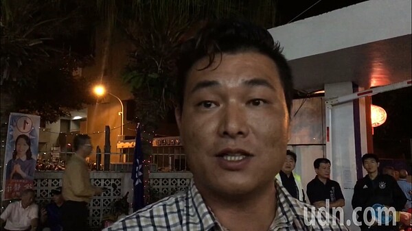 洪堯希望不論政黨傾向,都可以搭乘返鄉專車回家鄉投票,為自己家鄉的未來盡一分心力。記者徐庭揚/攝影