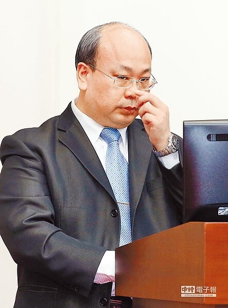 中選會公告撤銷11月2日重行公告的7公投案政府機關修正意見書,並在網路及四大報刊登10月24日原意見書。中選會副主委陳朝建昨在立法院答詢時指出,刊登費931萬,以第二預備金支應。(陳信翰攝)