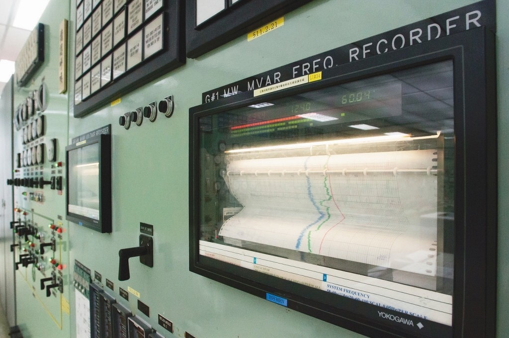 圖為台電核一廠控制室內監控發電量儀器。聯合報系資料照