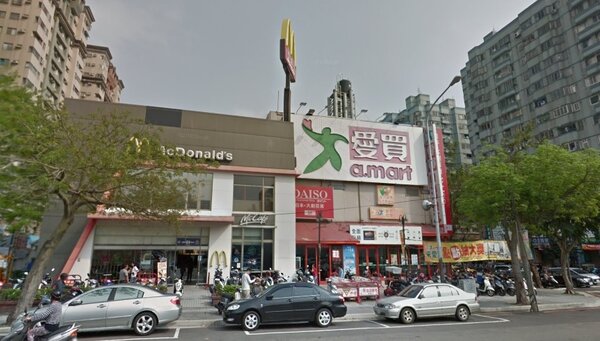 緊鄰中科的愛買永福店傳年後拆遷。圖／Googlemap