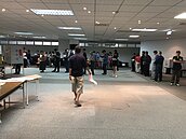 影／十項公投案拖延投票　選民怒：誰想的餿主意