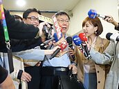 差一分鐘！選舉太累　柯文哲連任首日上工差點睡過頭