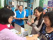 郵局很會賣！每年幫小農賣出近萬箱地瓜