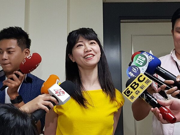 近期有網友找出半年前民進黨籍台北市議員高嘉瑜上政論節目的言論,內容中肯指出「選民們心裡沒有一定要投民進黨」,中肯誠實言論讓網友大讚「高嘉瑜真的是先知」。 圖/聯合報系資料照片