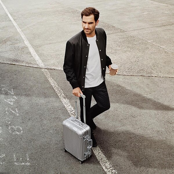 RIMOWA簽下網球天王費德勒成為品牌120年來首位形象大使。圖/摘自instagram