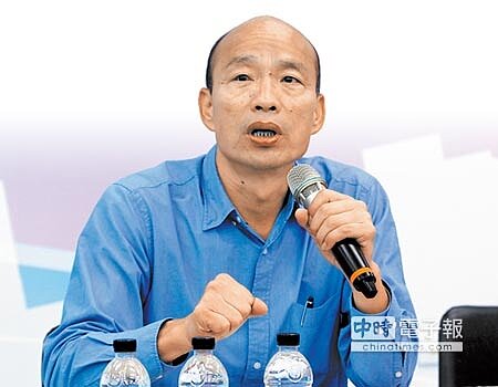高雄市長當選人韓國瑜親上火線,說明15年前的車禍事件,強調坦然接受。(李義攝)