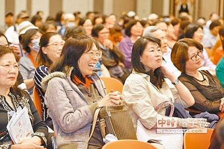 中國時報與新光醫院1日合辦「新光名醫健康講座」,現場氣氛熱絡。(張鎧乙攝)