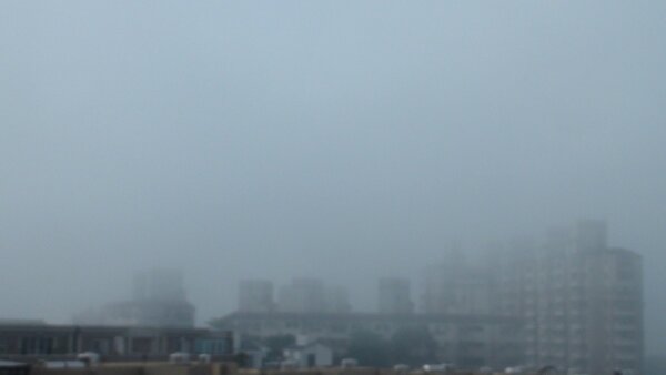 嘉義市昨天上午空汙嚴重。 記者謝恩得／攝影