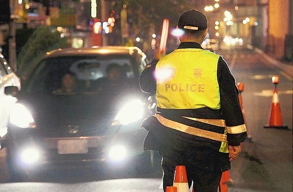 警方在街上攔檢酒測。 圖/聯合報系資料照片
