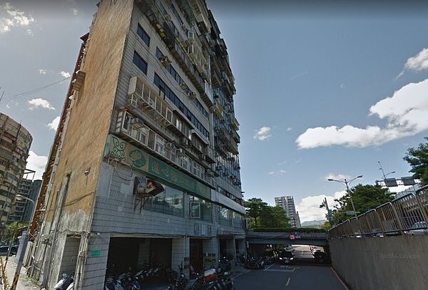 台北市中山區錦新大樓的凶宅背景。(圖翻攝自Google Map)