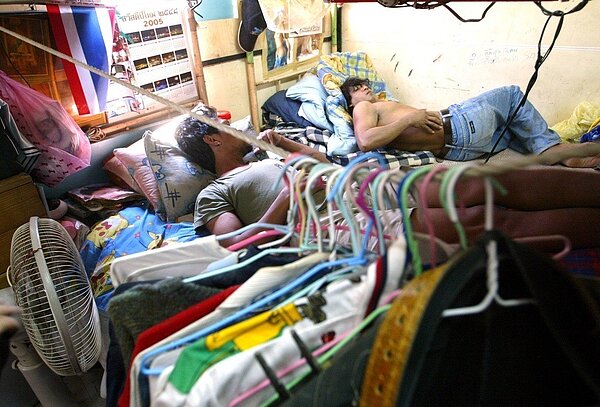 工廠外勞宿舍環境惡劣、消防設施不及格,引發監院關注。 (圖/聯合報系資料照 盧振昇攝)