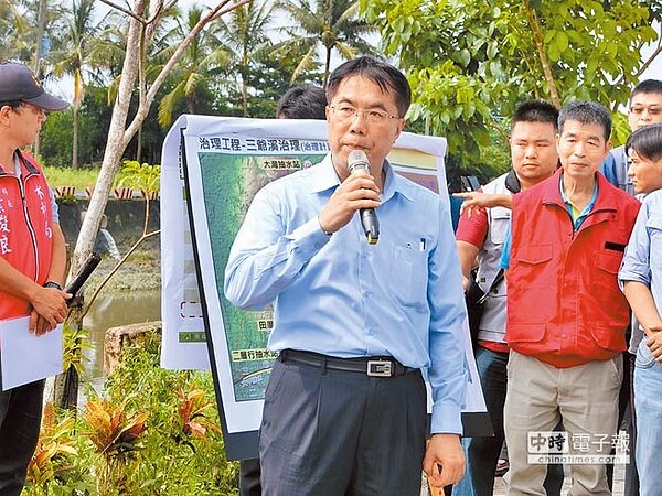 黃偉哲昔為市府背書「治水完成96％」，選戰期間慘遭炮轟，他說，未來發言將更謹慎明確，針對治水，重申任何人為工程都有限制。（曹婷婷攝）