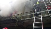 三重舊公寓火警　男童受困被救出