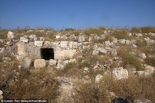 考古學家認為,聖經中的迦拿可能是猶太村莊「科北特迦拿」(Khirbet Qana)的遺址。翻攝自英國每日郵報