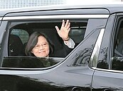 總統車隊學乖了　這車呼嘯過...警察不敢不讓路　