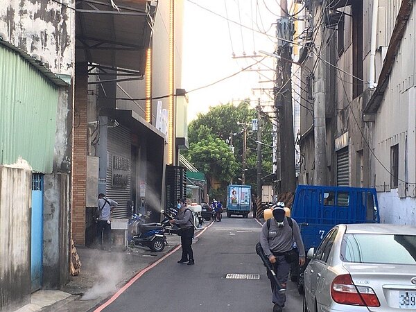 新北市衛生局近日持續針對新莊地區噴消,接下來包括土城區12個里也列為重點區域。圖/新北市衛生局提供