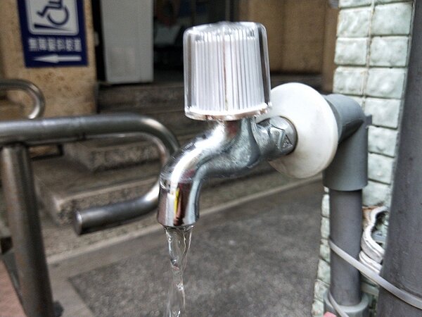 台灣自來水公司第七區管理處因辦理「坪頂淨水場改善工程」,預計本月19日零時到20日上午8時停水、減壓供水32小時,含括16個行政區,共有59萬多戶受影響。聯合報系記者游明煌/攝影